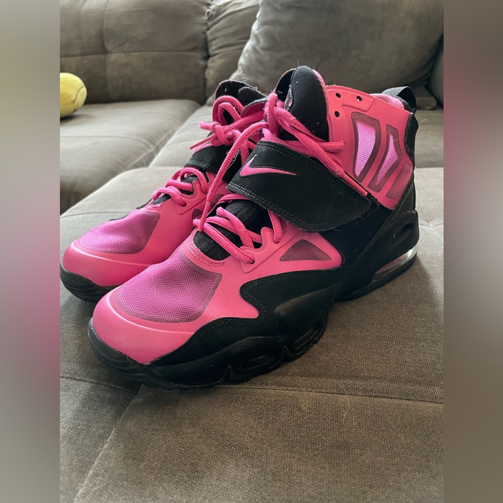 Nike girl basketball sneakers